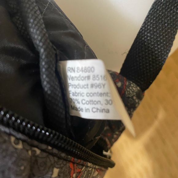 Cloth crossbody approximately 9 1/2x12 lots of pockets - Picture 5 of 5